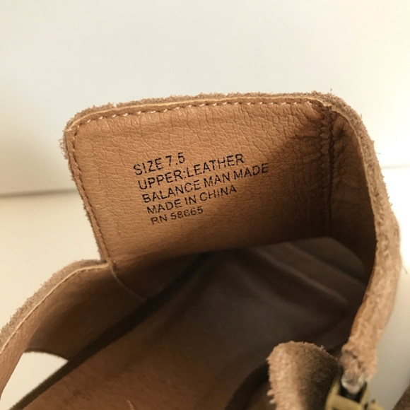 Shoes - Picture 3 of 4